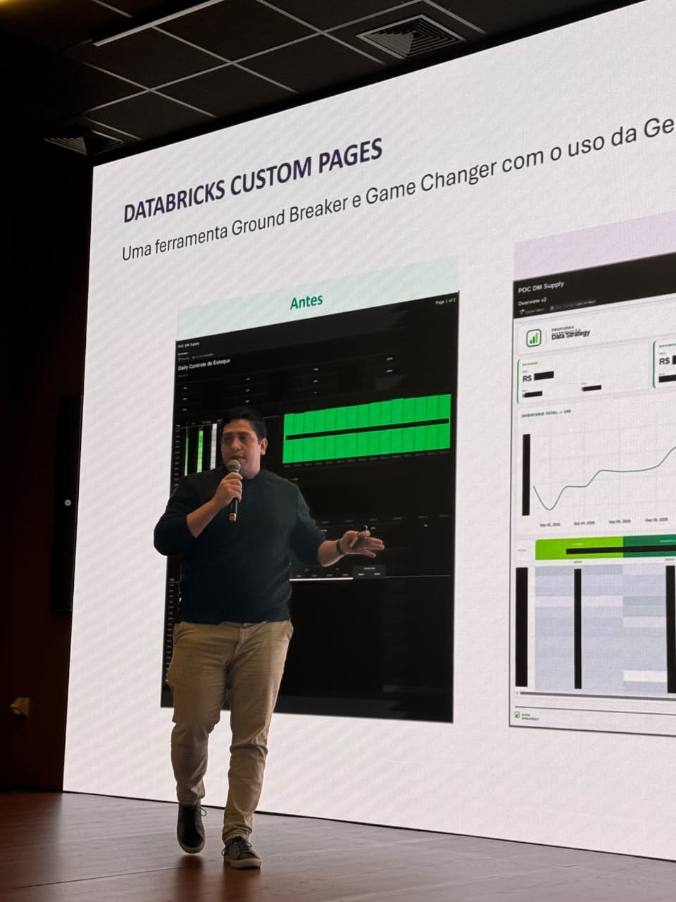 Ilich Briceño, consultor de dados, em palestra sobre Databricks e IA generativa